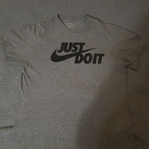 Nike (The Nike Tee) T-shirt